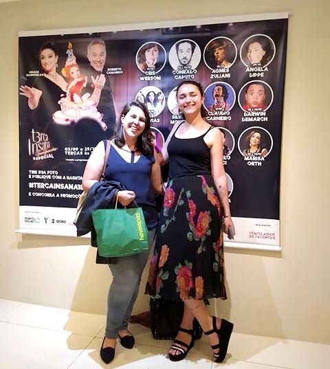 acmsaopaulo's tweet photo. Mais uma sortuda q ganhou ingressos p/ assistir à @tercainsana, no Teatro Folha: Camila Marin, q levou sua amiga p/ dar muitas gargalhadas com a Grace Gianoukas e @FabioPorchat. "Chorei de rir", declarou. Tá esperando o quê pra participar da #ACMcultural? https://t.co/RYZ6TDKzN0 https://t.co/xDliAkA5oO
