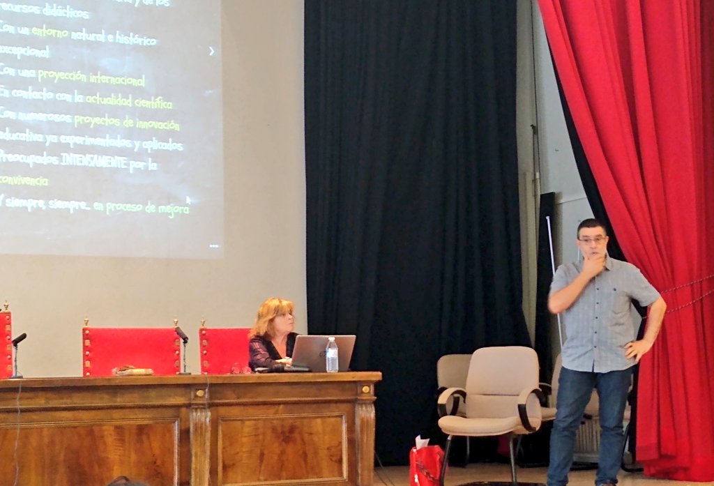 Hoy hemos presentado el proyecto "ITACA 2022" <a href="/IES_Alpajes/">IES Alpajés Aranjuez</a> en el 4º ENCUENTRO NACIONAL DE CENTROS INNOVADORES EN MADRID en el bloque de centros innovadores y de referencia. <a href="/innovacion_edu/">Educación Innovación</a> <a href="/Ayto_Aranjuez/">Ayto. Aranjuez</a> <a href="/aranjuezescuela/">aranjuezsomospublica</a>
<a href="/mejoraep/">MejoraEscuelaPública</a> <a href="/HeraldoAranjuez/">Heraldo de Aranjuez 🗞</a>
<a href="/CTIFMadridSur/">CTIF Madrid-Sur</a>