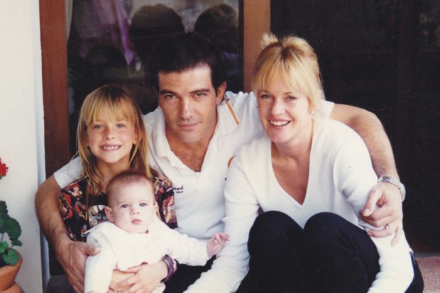 lizett_dj's tweet photo. "And Dakota called me Paponio, which is a mixture between papa, which is “daddy” in Spanish, and Antonio. I am her Antonio papa, so Paponio." 

#DakotaJohnson #AntonioBanderas https://t.co/7rA3InHCXV