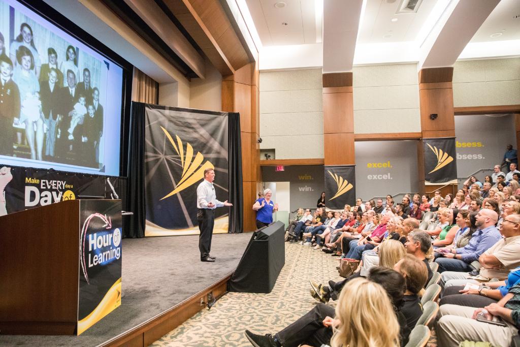 MichelCombes's tweet photo. My @SprintULearning team does such an incredible job giving the #SprintFam opportunities to grow - today’s #HourOfLearning looks like it was a huge success - thanks for joining! https://t.co/r4LdFYZcCZ