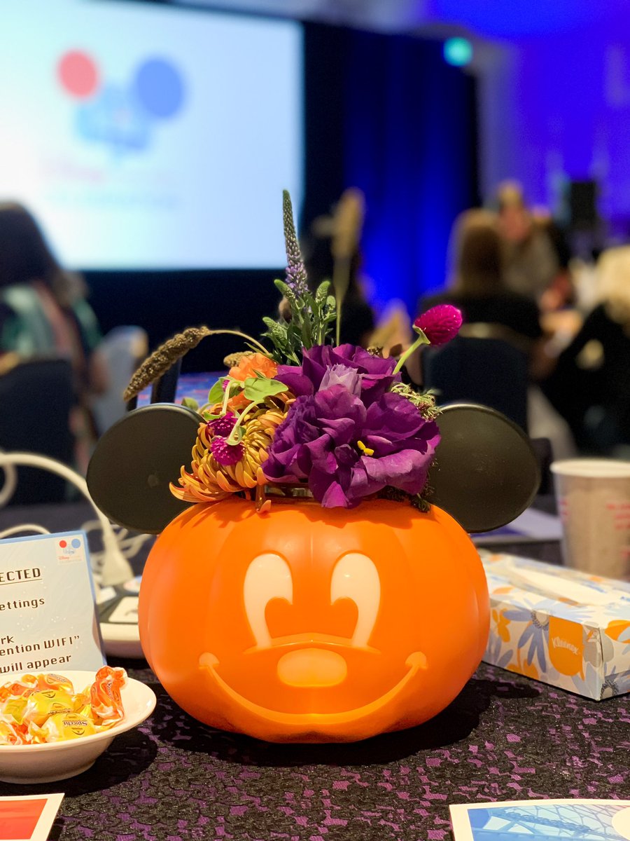 Can we talk about how adorable this Mickey Pumpkin vase is? Super cute idea for a Halloween tablescape!🎃#DisneySMC @DisneyMoms