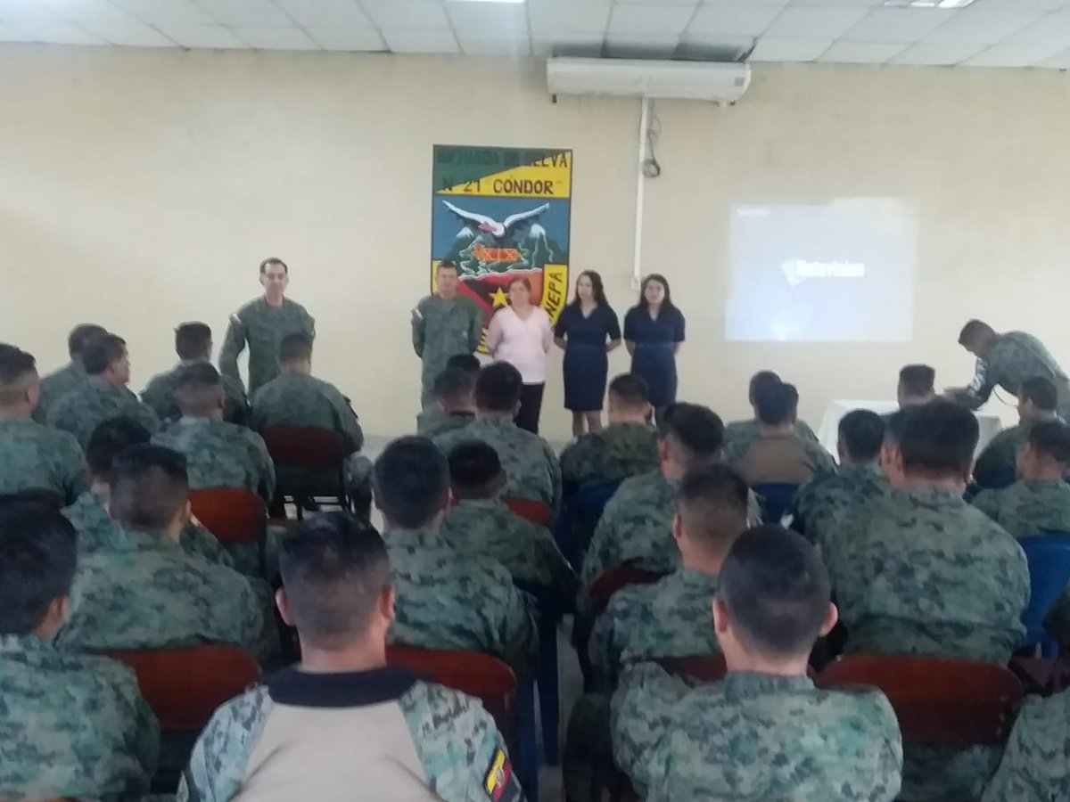 ISSFA_ECUADOR's tweet photo. 🤝#CharlasIssfa
Fortalecemos puentes de comunicación.
Personal #Issfa dictó conferencias de prestaciones y servicios del Instituto en diferentes puntos 🇪🇨
🔘 19 B.S "NAPO" #ElCoca
🔘 17 B.S "PASTAZA" #LaShell
🔘 21 B.S "CÓNDOR" #Patuca
Proximamente en otras ciudades📍 https://t.co/6MJnhXypAJ