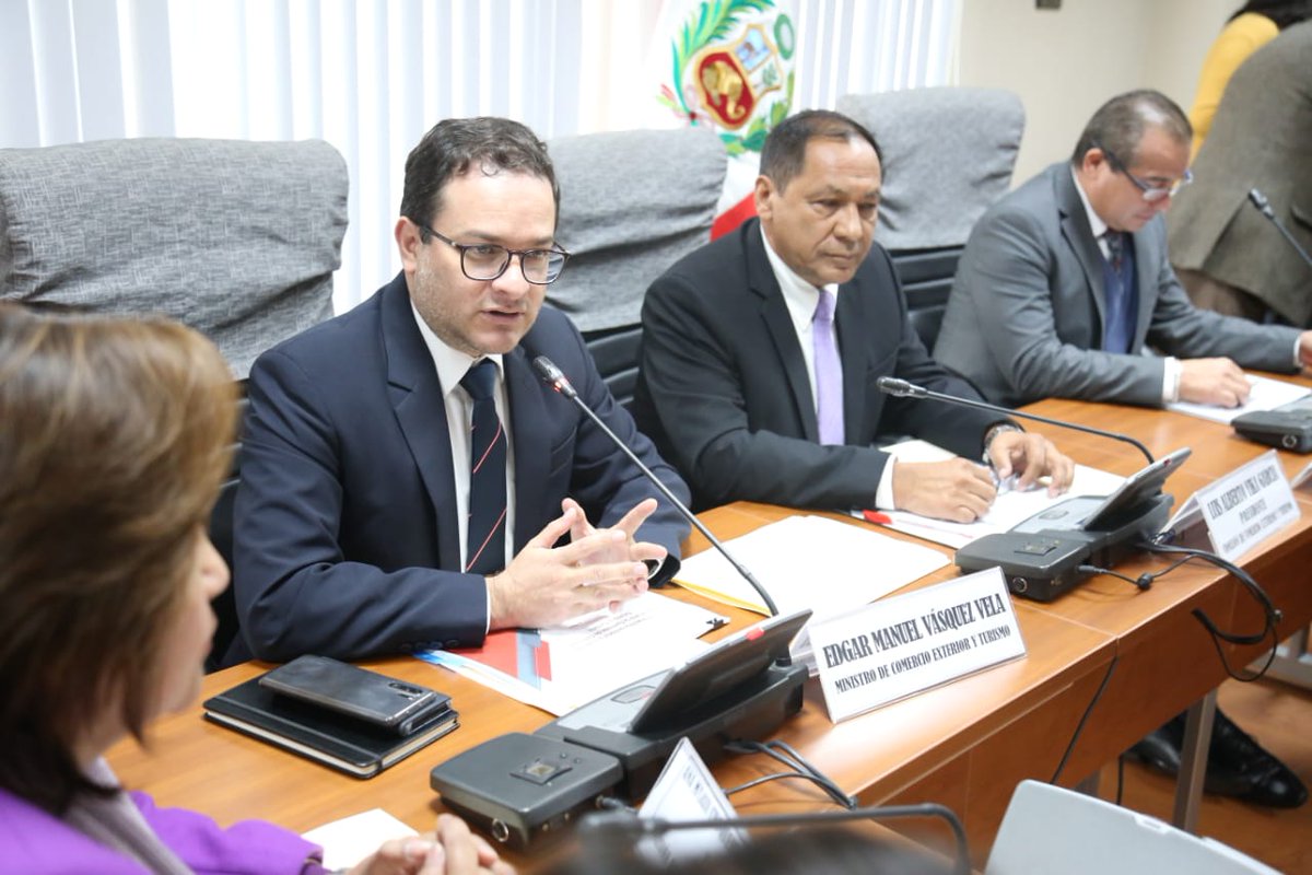 comcetur's tweet photo. Hoy en la segunda sesión ordinaria de la CCET recibimos al Ministro de Comercio Exterior y Turismo, viceministros del sector y Promperu para la exposición de la política, planes y acciones que viene ejecutando el sector. https://t.co/Hg7rBLiHbs
