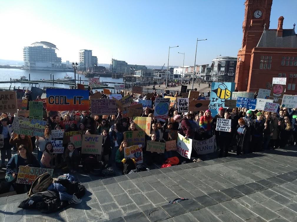 XRCardiff's tweet photo. #YouthStrike4Climate , 20th September

Join us in #Cardiff to demand climate justice for all!

10am - Meet outside Castle
12pm - TUC rally at the National Museum of Wales
1pm - Sound the Alarm! An alarm clock will ring out 2:30pm onwards - Senedd

https://t.co/dCl9tE04eU https://t.co/ehz7ha9gHz