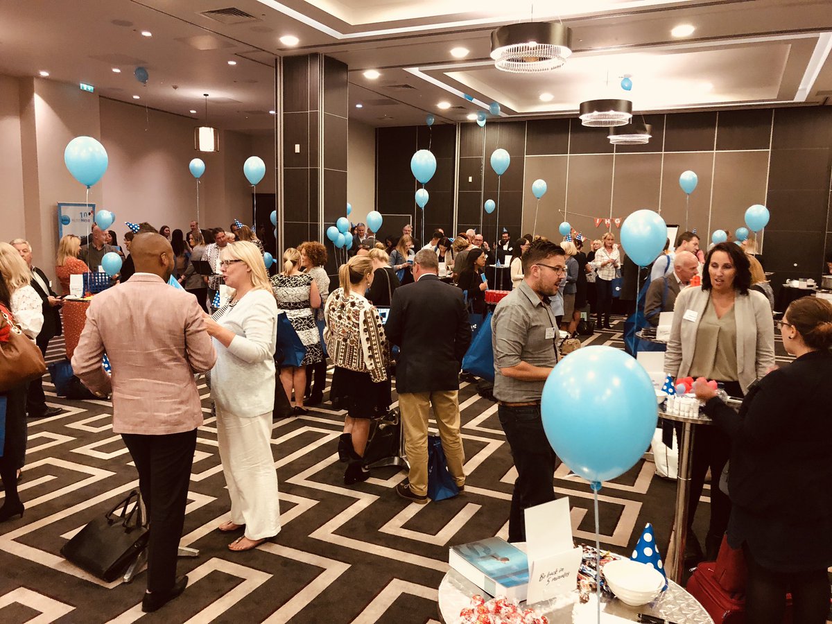 A day of networking <a href="/AdvantageHQ/">Advantage Travel Partnership</a> <a href="/WINHQ/">siwuangii</a> talking everything <a href="/HallmarkHotels/">Hallmark Hotels</a> #LGH....met so many great people! #chatting #hotelhero #10thbirthday