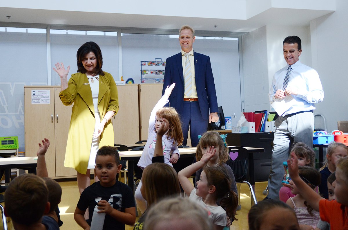 <a href="/AlbertaEd/">Alberta Education and Childcare</a> Minister <a href="/AdrianaLaGrange/">Adriana LaGrange</a> stopped by <a href="/CoalbanksSch/">Coalbanks Elementary</a> this afternoon for a tour of the school. For photos from today's visit, please visit the following link: lethsd.ab.ca/our-district/n…