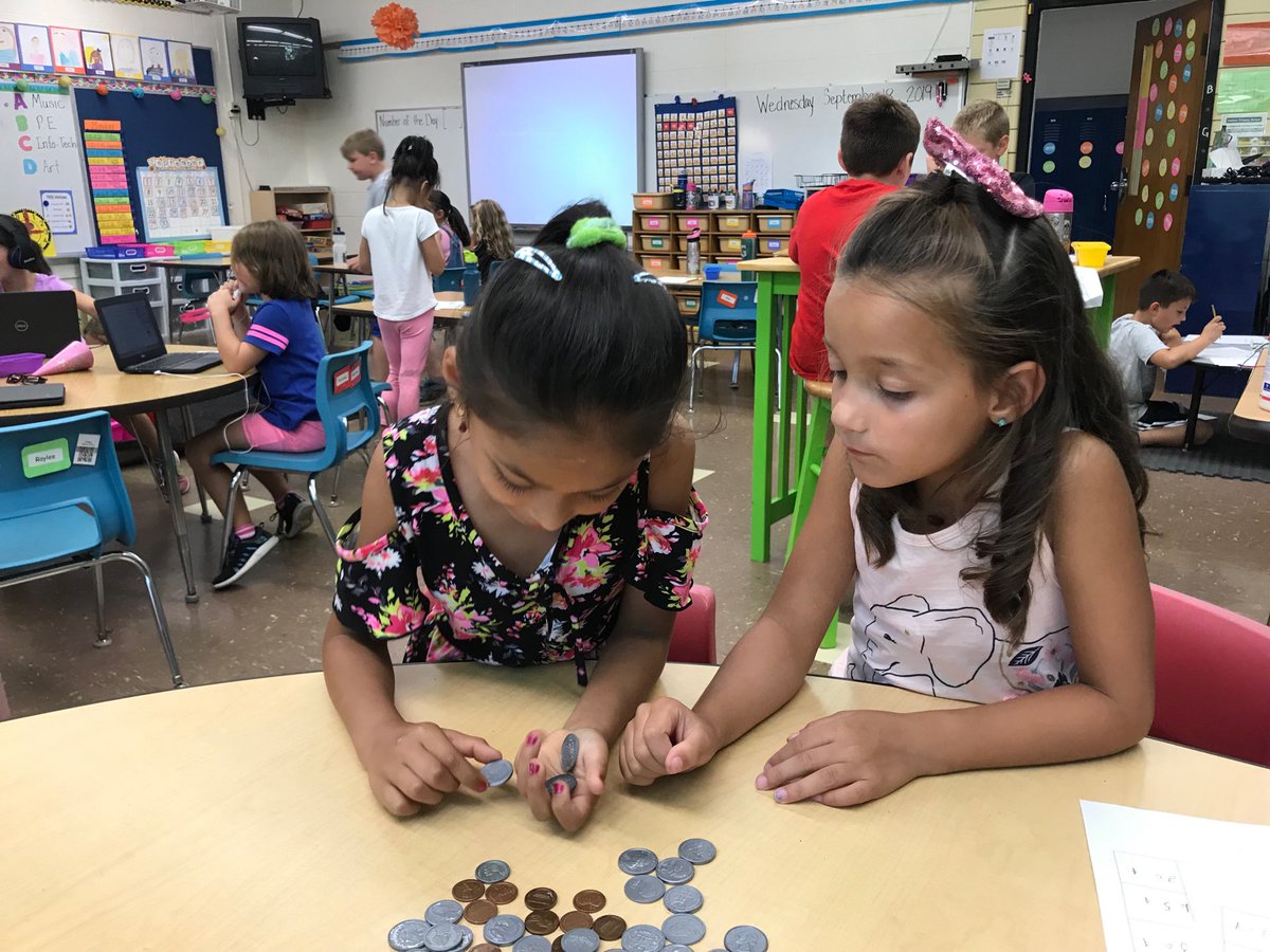 JulieNeidert's tweet photo. Working during math centers today counting collections of like coins! Such hard working kiddos!!! https://t.co/Pf1nYtDiir