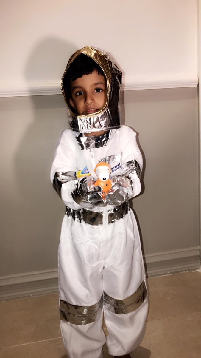 alghamdi1991_'s tweet photo. #ماكدونالدز_السعودية 

مشاركة صالح ابن اخي في مسابقه ماكدونالدز لرواد الافضاء @McDonaldsKSA 
وهوا من محبين الفضاء والعالم الخارجي
🌍🚀🛸🔭
اذا تكرمتم ادعمونا بالرتويت والايك 
الهمة ي شباب 💪💪 https://t.co/LuQw0nTzS7