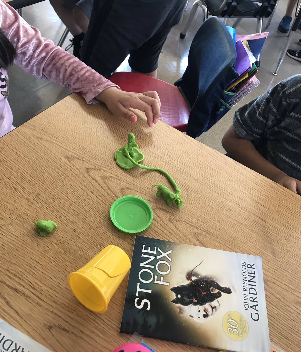 MollyRobb5's tweet photo. Today in 3rd grade, we made our mental movies from Stone Fox come to life through play doh and Koma Koma! #Visualization #StoneFox #D100inspires #Funin3rdGrade @MsPierson3 https://t.co/r9M9hxKMOT