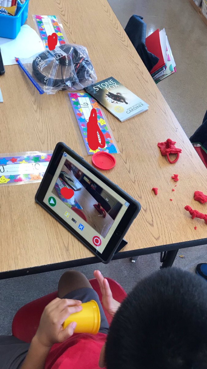 MollyRobb5's tweet photo. Today in 3rd grade, we made our mental movies from Stone Fox come to life through play doh and Koma Koma! #Visualization #StoneFox #D100inspires #Funin3rdGrade @MsPierson3 https://t.co/r9M9hxKMOT