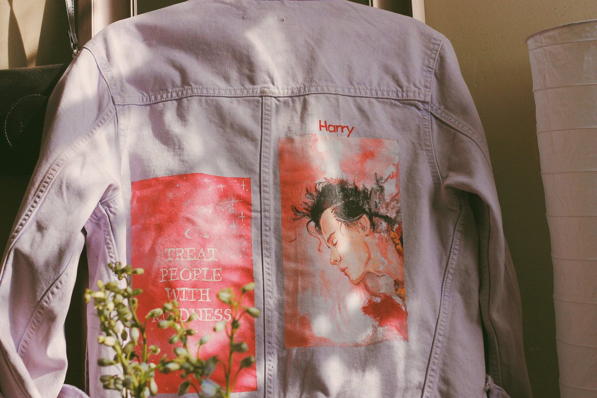 artvandeleyart's tweet photo. @Harry_Styles x pinkwater bath on a lavender jacket!
You can follow my other ig account @/ art.bech for random art stuff I'll be doing!
https://t.co/WBSkui2lIF
#harrystyles #harrystylesart #art #denimjacket #handpainteddenimjacket https://t.co/phnB8xU95D