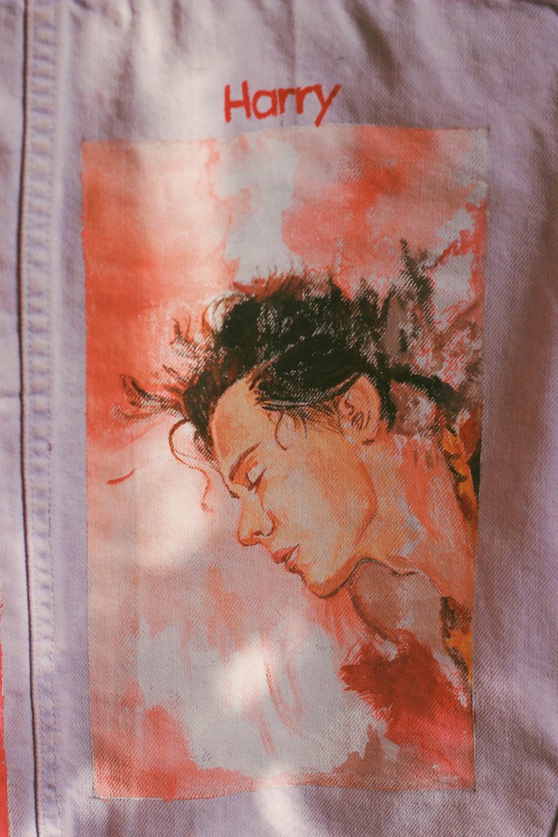 artvandeleyart's tweet photo. @Harry_Styles x pinkwater bath on a lavender jacket!
You can follow my other ig account @/ art.bech for random art stuff I'll be doing!
https://t.co/WBSkui2lIF
#harrystyles #harrystylesart #art #denimjacket #handpainteddenimjacket https://t.co/phnB8xU95D