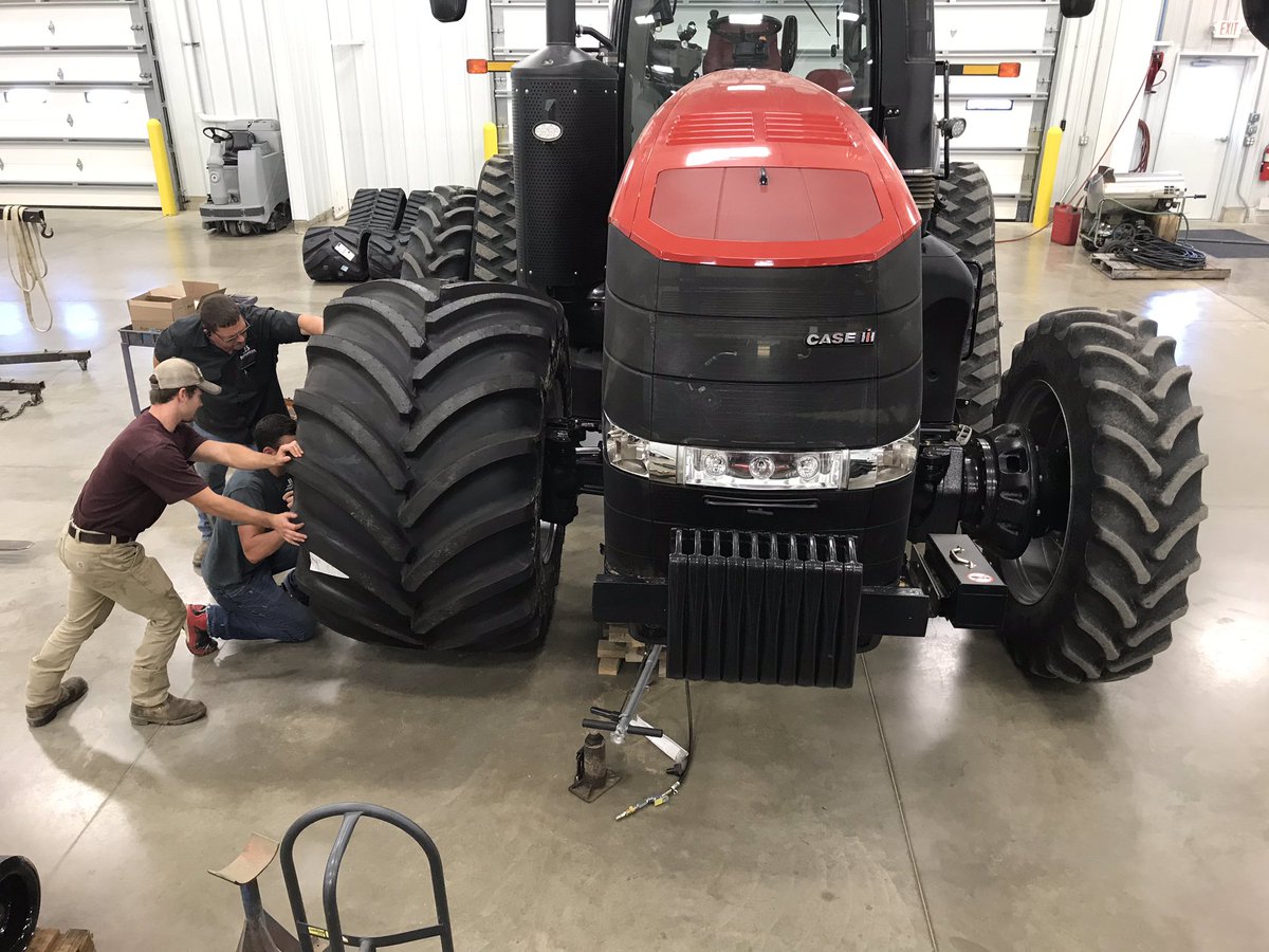 BurroughsFarms's tweet photo. Little to BIG, sink to FLOAT here we come #harvest19! https://t.co/OfsKUHFbIx