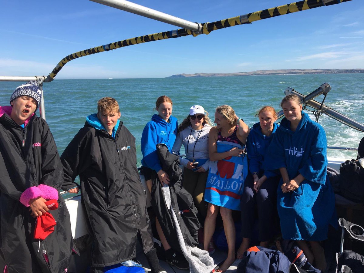 How about this from the team from @LavingtonSchool. Their 3rd relay team of the season crossed the channel on 14/15 September - just as #SarahThomas was rewriting history. Could that be the quickest 6 person British team this year? 13 and 14 years olds can do anything. Well done