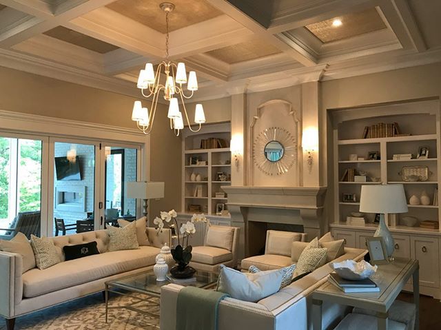 loydbuilders's tweet photo. Beautiful staging by @southernstudio in our Southern Hills #paradehouse - brings out all the beauty of that fireplace, and the coffered ceiling!  Come visit with us and check it out during this years’ Parade of Homes! 
#loydbuilders #custombuilder #chate… https://t.co/6dYRYJEhq6 https://t.co/Rrrs1ogYdg