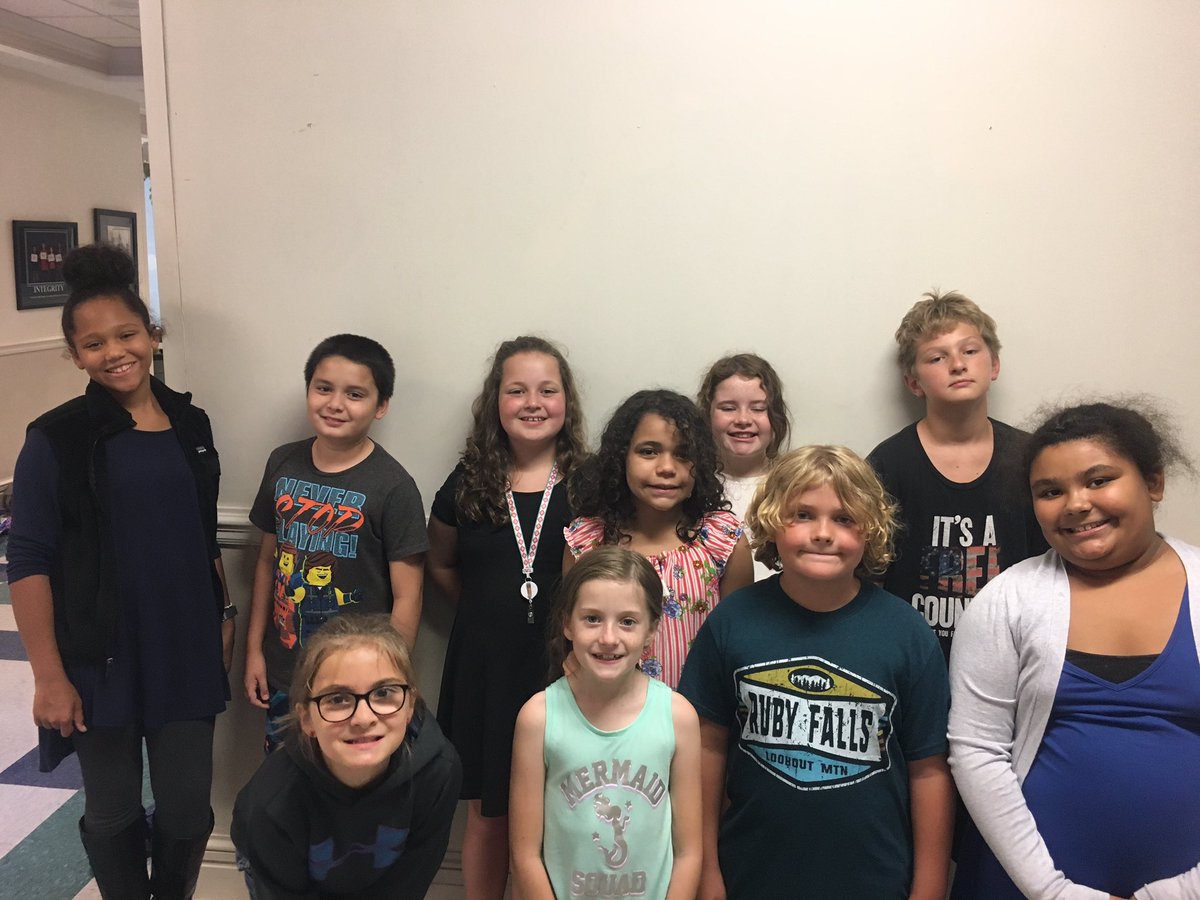 ajes_lego's tweet photo. #teampic and we worked on coding and figured out how to use a touch sensor! #fll #firstlegeague #ev3 https://t.co/cThIuf4vK9