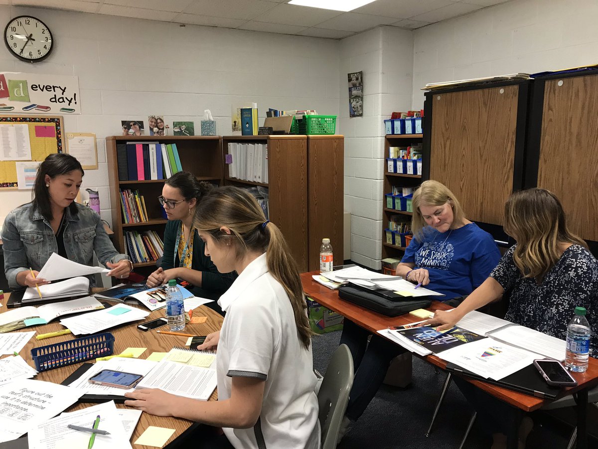 LaurenMihalik's tweet photo. 5th grade Cedar Lane teachers dive into their unit and co-teach a mini lesson together. Awesome discussions and collaboration! @CedarLaneES @cedarlaneAP @DEANCedarLane @evihickman1 #Pathwayslabsites https://t.co/O4cdn0fp7N
