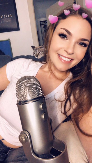 Let me make your Wednesday better with kitties, titties, and creepy whispers in your ear 😏 I&rsquo;ll be on<a href="/tag/onmfc"class="tags"><span>#onmfc</span></a>