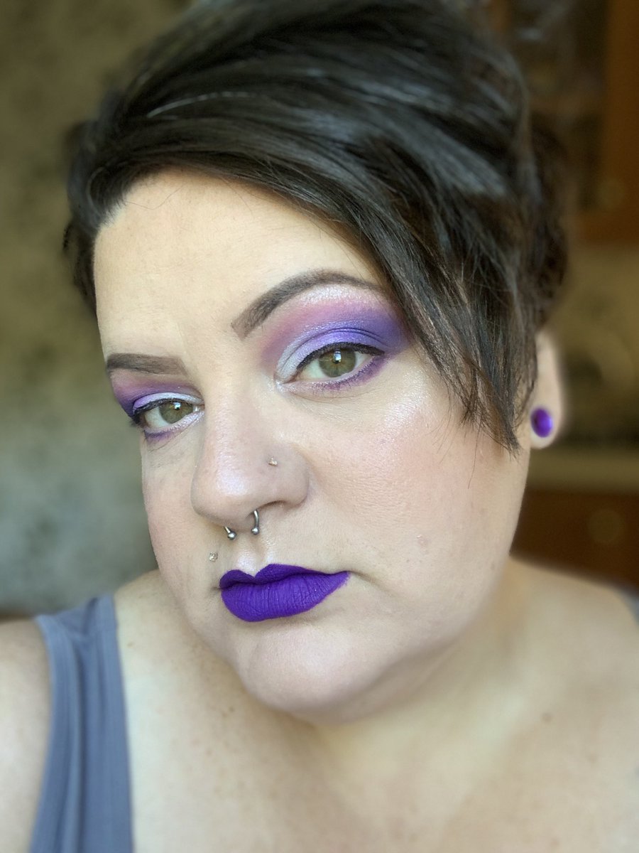 VioletWitch79's tweet photo. Can we please take a moment to appreciate the the gorgeous pigments of @Peachyqueengirl #SpiritBoard palette? Brows @ABHcosmetics #DipBrow, lips @JeffreeStar #ImRoyalty. The liner, mascara, blush, and bronzer all are @BenefitBeauty. https://t.co/mlZtLXdU7m