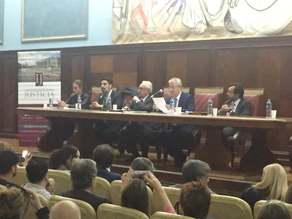Iniciativajus's tweet photo. Ya estamos en la Facultad de Derecho. #iniciativajusticia https://t.co/KuCkhP5osG