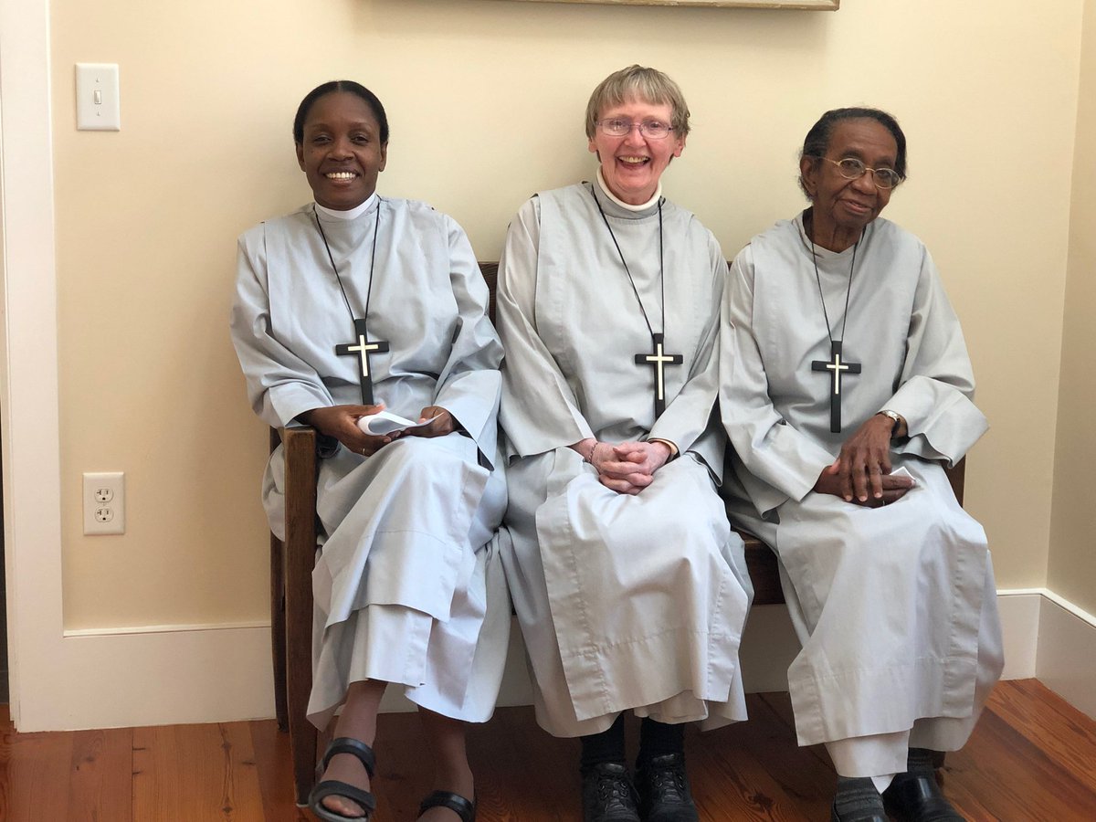 SistersOfStMarg's tweet image. Do you or someone you know have an interest in learning about life as a sister? If you’re feeling called toward a life of service and community and you’re unsure what it might mean for you, we encourage you to send us a message here. #conventlife #vocations