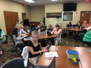 TeamNunamaker's tweet photo. Great EL PD today. Becoming Twitter friendly! Love my team #cpsbest #cpselbest #MillCreekCPS https://t.co/X842yRWNHJ