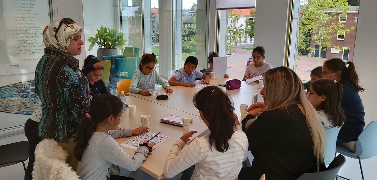 OpenMindTiel's tweet photo. De eerste Arabische les voor kinderen in @OBRivierenland Rivierenland 📚
De lessen gaan iedere woensdag om 16.00 uur door.
درس اللغة العربية للأطفال الأول في مكتبة تيل العامة📚
تستمر الدروس كل يوم أربعاء الساعة الرابعة عصراً.
@bibliotheek @gemTiel @MozaiekW https://t.co/p0TVZqeudA