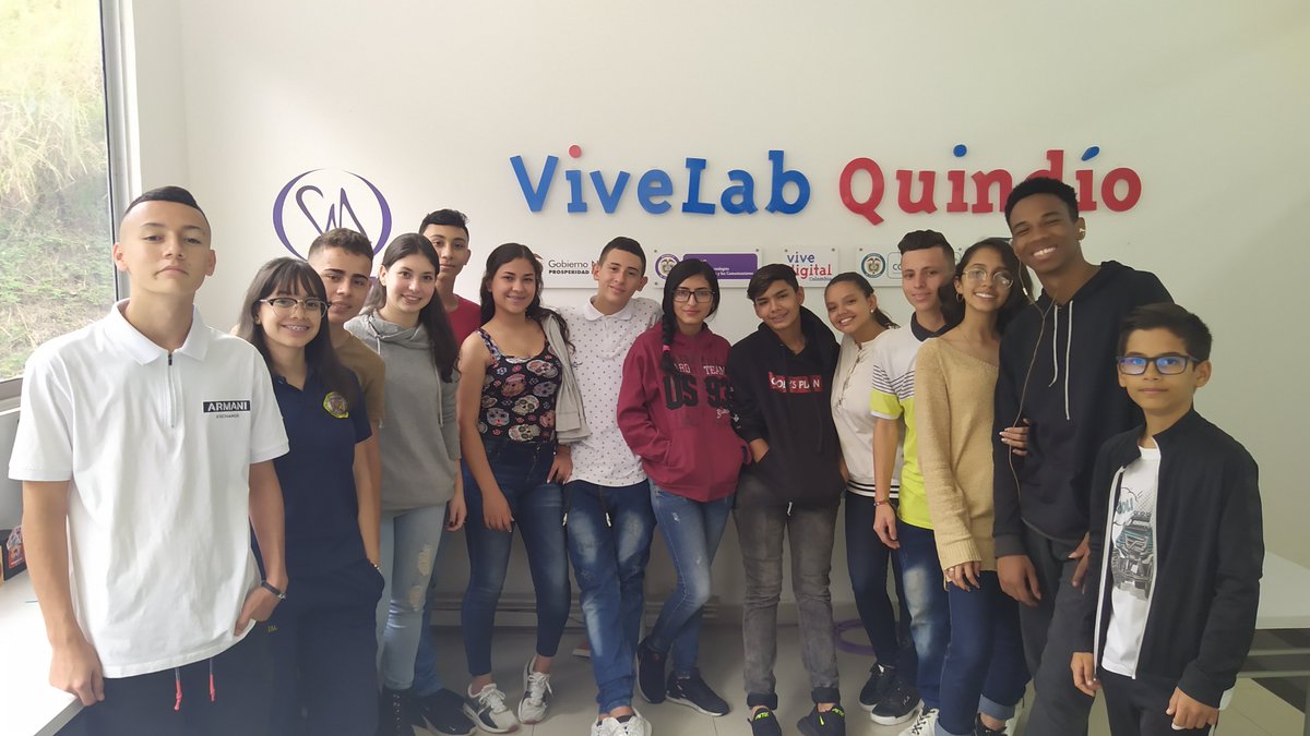 VivelabQuindio's tweet photo. Recibimos la visita de grupo de estudiantes de #Pereira junto con los coordinadores de #ViveLabPereira conociendo, aprendiendo e interactuando con nuestras #EmpresasViveLab
#ViveLab #Armenia #Pereira #CapturaMovimiento #Usabilidad #Quindío https://t.co/L5YYbq8YgH