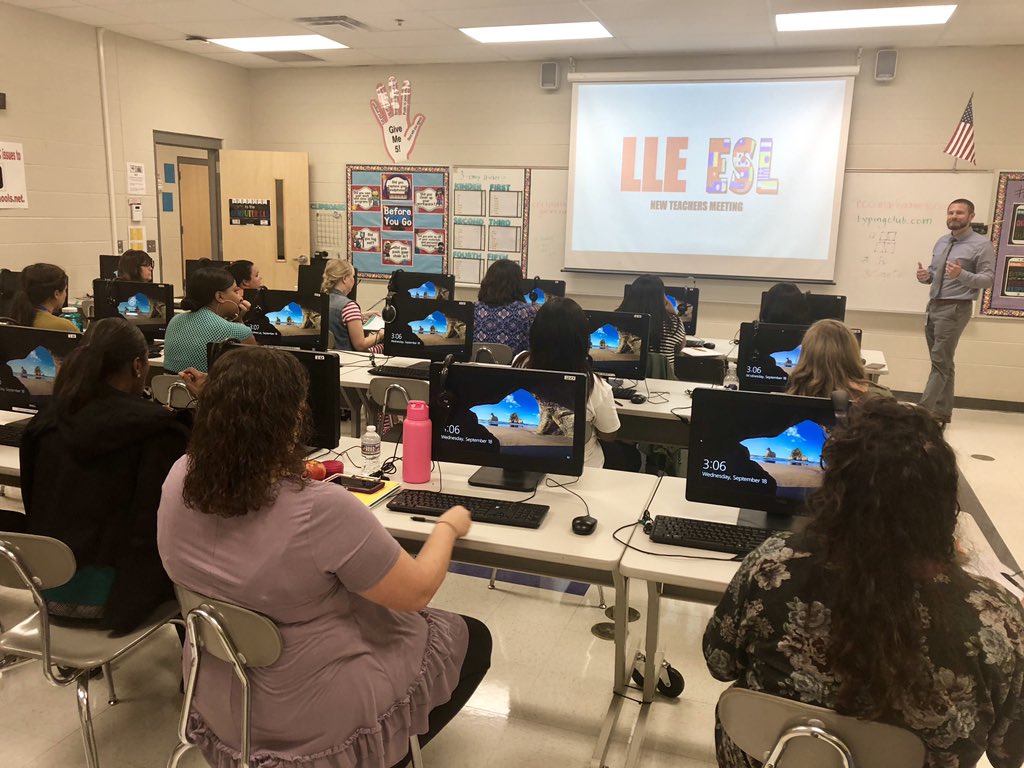 DejaynesS's tweet image. Thank you @CoreyMullinsA for camping out at our school the last two days doing walk throughs and providing professional development. #ESL #teachergrowthstudentgrowth @LLE_Little_Hawk #rcschools