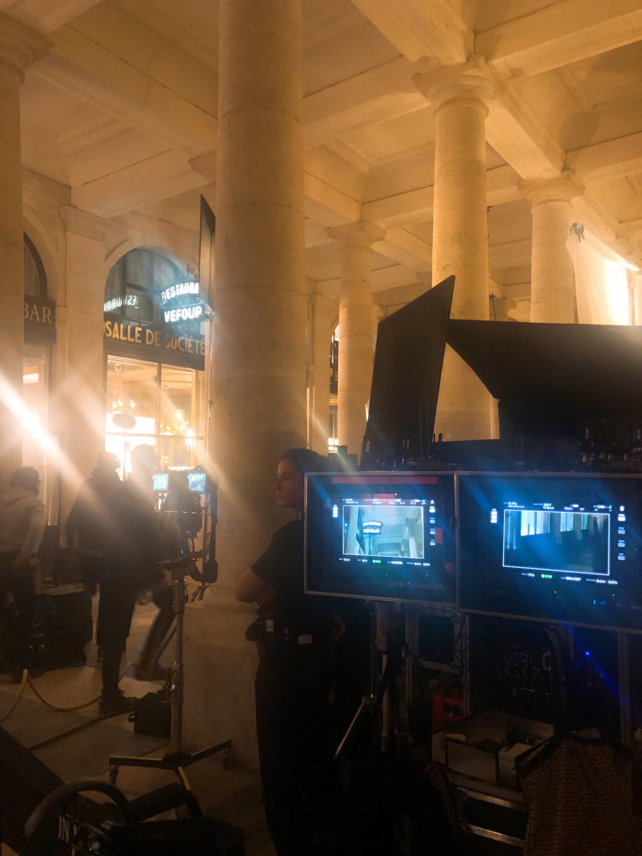 ChefGuyMartin's tweet photo. Tournage nocturne au Grand Véfour, à découvrir bientôt sur @netflixfr 📽
#grandvefour #chefguymartin #netflix #paris https://t.co/byGCztlBN8