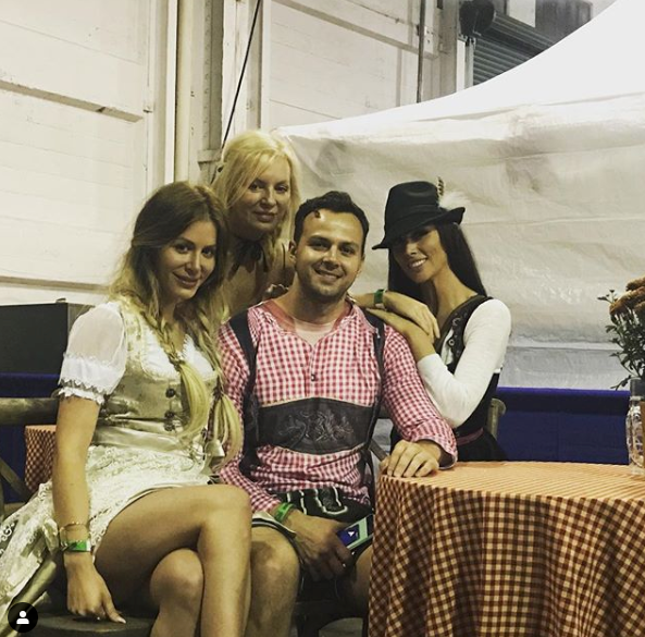 Grab your lederhosen and your dirndl, 2️⃣ days ‘til Oktoberfest!! 

#2days #cantwait #lederhosen #dirndl #oktoberfestsf #oktoberfestbythebay #bayarea #sf 
#finalcountdown #rollingdeep #germany #oktoberfest #fall #sweaterweather