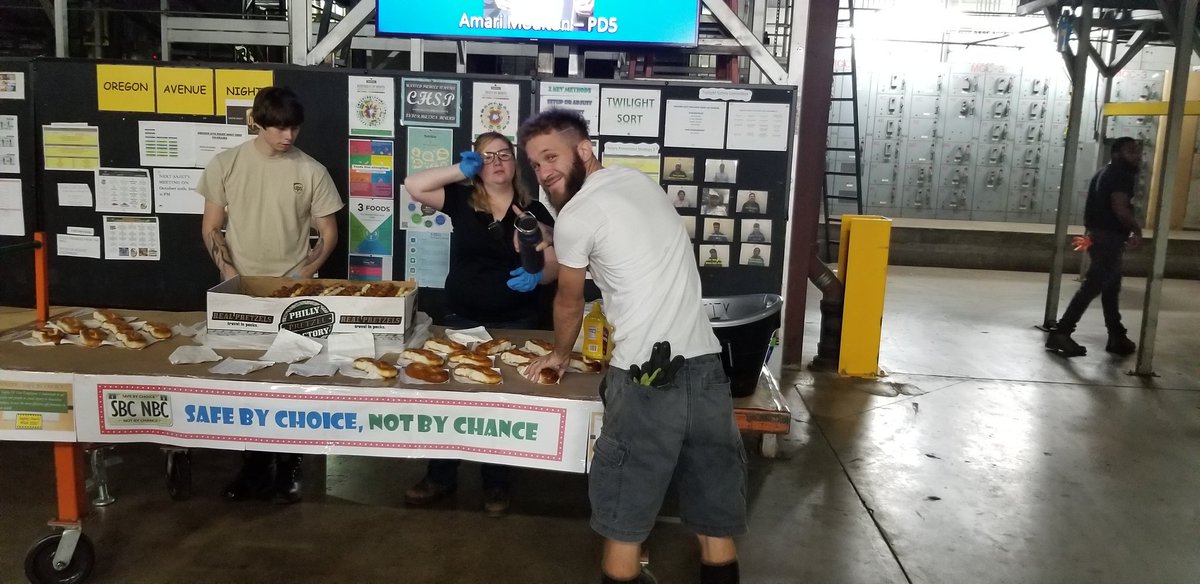 Look who knows their DOK questions Jordan from OREPA Midnight sort #safetybychoicenotbychance @SharonT62460352 @RoxAllenUPS @RBlockUPS @LawnjOrepa @SheilaClaitt @UPSTrayceParker