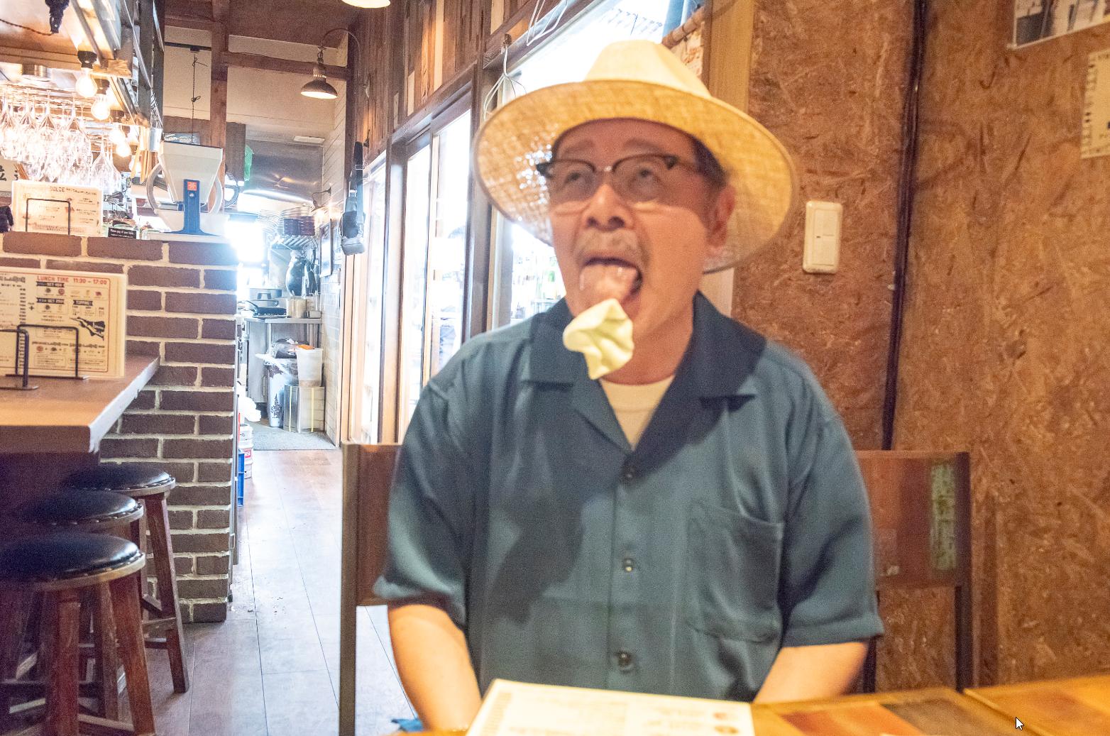 魚乃目 三太 思い出食堂では なぎら健壱のバチ当たりの昼間酒 を 連載しているのですが 漫画の中のなぎらさんは ボケ倒しのズッコケまくりなんですけど 実際に送られてくる 写真も全然負けてない というね 魚乃目 三太 思い出食堂では なぎら健壱のバチ当たりの昼間酒 を 連載しているのですが 漫画の中のなぎらさんは ボケ倒しのズッコケまくりなんですけど 実際に送られてくる 写真も全然負けてない というね