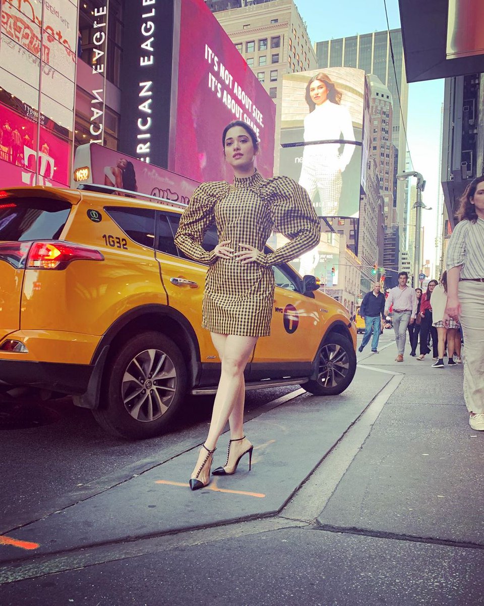 Suriya_Speaks's tweet photo. New York City 😎
@tamannaahspeaks
Ultra Beauty ❣️
#Rrang #RRANG show #USA #NewYork https://t.co/3relNfh7He