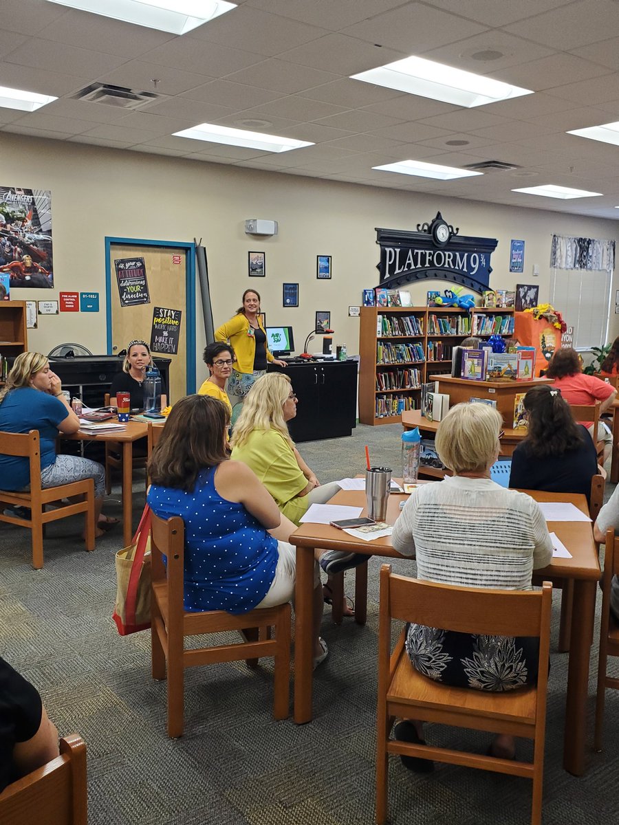 BalounKelly's tweet image. Doing my PEL thing today with my fellow dragon teachers and staff @DreamLakeApopka! 
 #module1✔ #partenershipschool
 @OCPS_PFE 
#relationships
@NCFL @karen_mapp 
#bestjobever