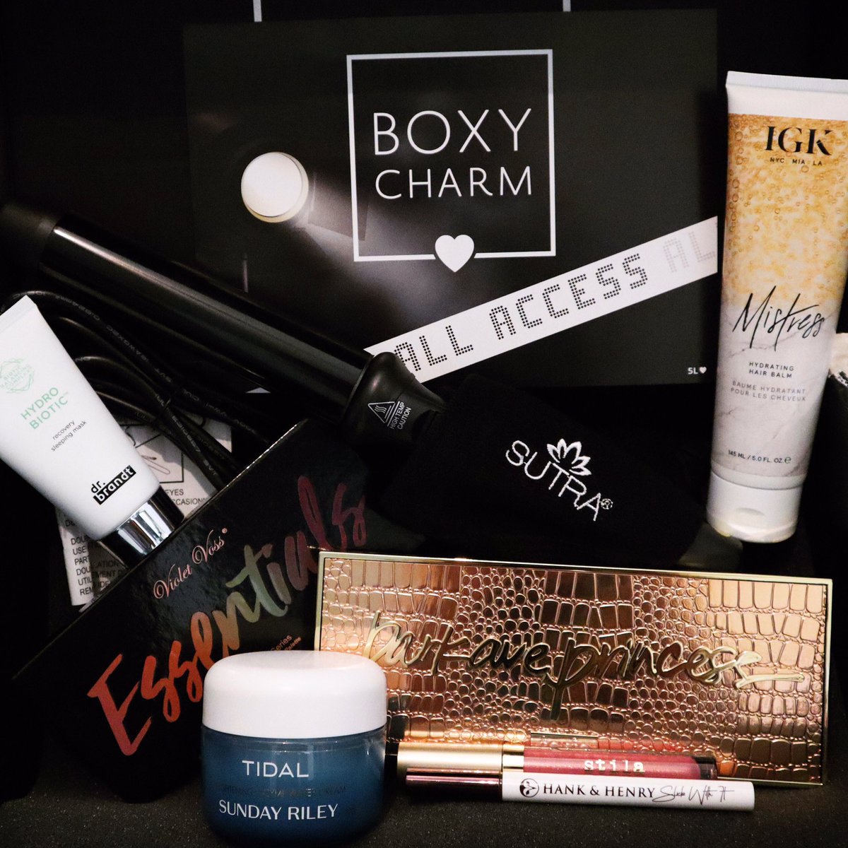 ela_agu's tweet photo. September @boxycharm #boxyluxe! Worth over $300.00 🤯 love everything. 🖤
#boxycharm #boxyluxeallaccess 
#violetvossallaccess #drbrantallaccess #hankandhenryallaccess
#violetvoss #drbrant #hankandhenrybeauty #stilla #tartecosmetics #sundayriley #subscriptionbox https://t.co/SQBJnh33s9