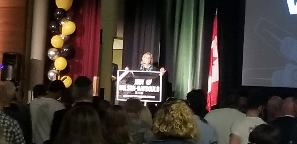 Specia Guest @ElizabethMay at tonight's rally for @Puglaas in Vancouver Granville. #DoingPoliticsDifferently