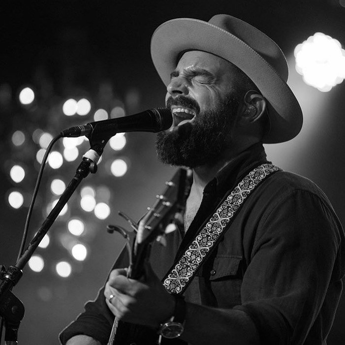 drewholcomb's tweet photo. Tour starts tomorrow.... going to give this one everything I’ve got. These songs have so much of my story in them and I am honored you are coming to hear me tell it. Let’s do this Chicago, Minneapolis, Madison! 📷 Jonathan Thomason https://t.co/ZlXF8pWtZk