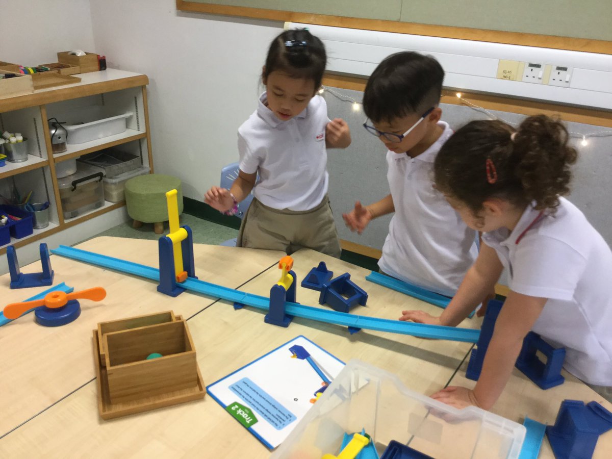 AlexisCherniak's tweet photo. Prep C is beginning their inquiry into #motion! Looking into why things move the way they do, and what affects motion. #CDNIS #HTWW https://t.co/BHobJ8zu5o