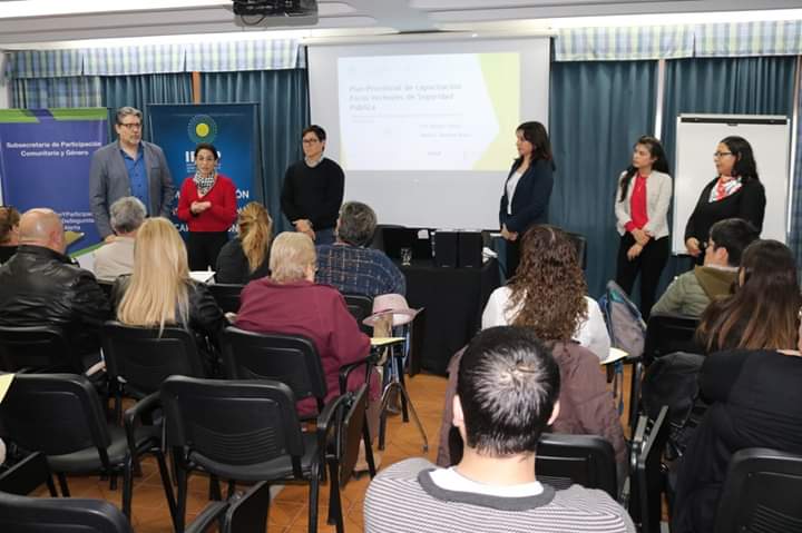 subsepartcomyg's tweet photo. Inició el "Plan Provincial de Capacitación y Participación Ciudadana en Seguridad Pública" en el IPAP. Desarrollándose el 1ro de los 4 módulos: Seguridad Pública y Ciudadana. Próximo encuentro:20 septiembre.
#ForosVecinalesDeSeguridad
@domingopeppo
@SeguridadChaco 
@FantinNestor https://t.co/fAXJz0yiBs