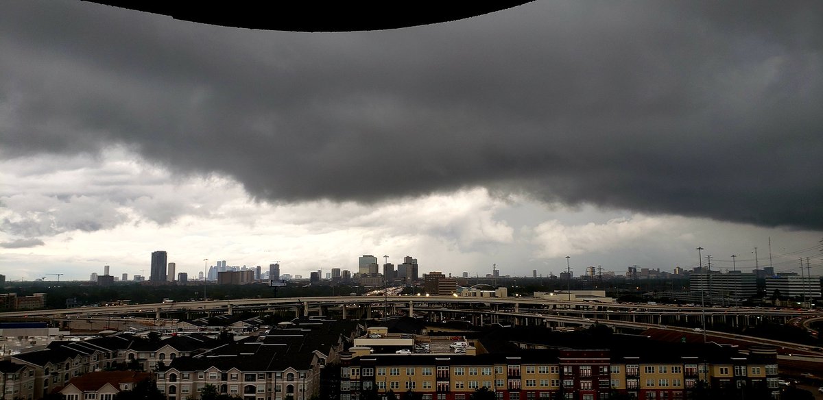 This is a storm! <a href="/UptownHouston/">Uptown Houston</a> #Imelda