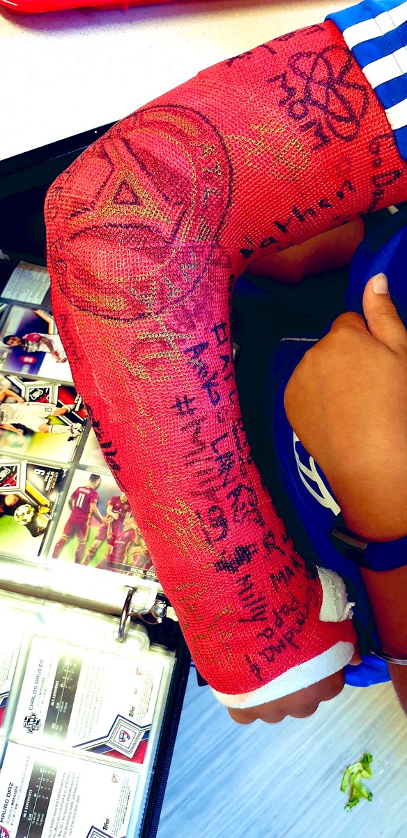 KA_teach's tweet image. Atlanta United is always represented at @AIS_Eagles! It’s game day! Let’s go @ATLUTD #ATLUTD #UniteAndConquer #WednesdayThoughts