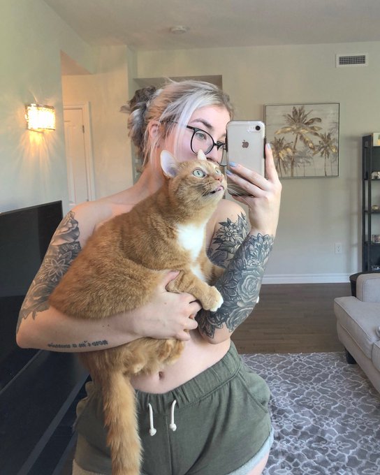 Watch lil nugget's leaked NSFW photo on TwXstars