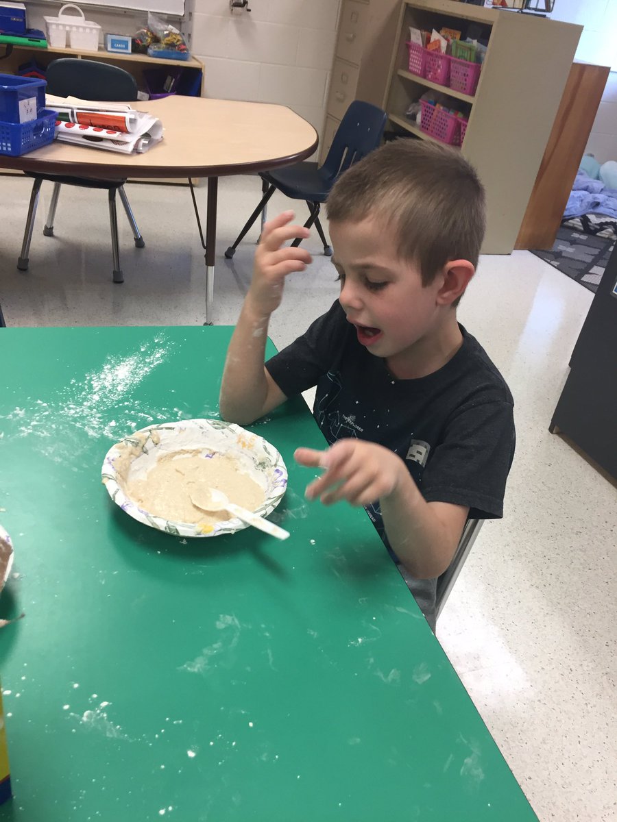 We’ve been learning all about apples this week.🍎 We took a well deserved break to make some Applesauce Oobleck! We wondered- how can it be a solid and a liquid at the same time?? #handsonexploration #sensoryfun #itsmelledsogood