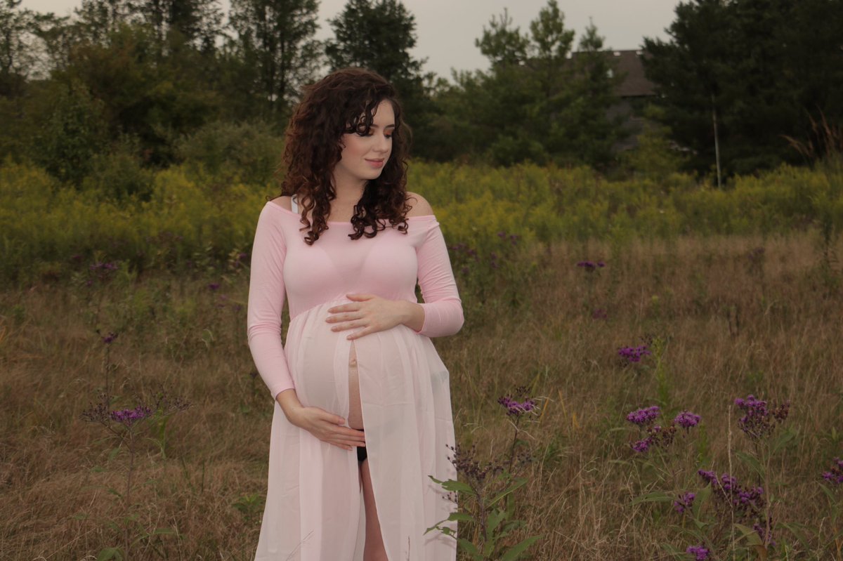 haley845's tweet photo. Just a few Maternity pics!! https://t.co/SHIriqoJNV