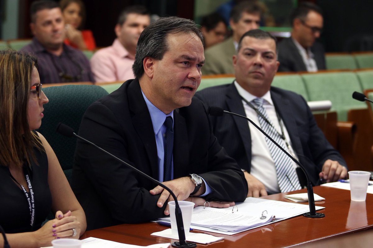 RepVictorPares's tweet photo. Hoy realizamos una audiencia como parte de la investigación sobre las irregularidades en el consumo de energía eléctrica y el proceso de facturación a los abonados por el robo de energía que cometen algunos clientes de la AEE. #RC64 https://t.co/cvugWYZrDA