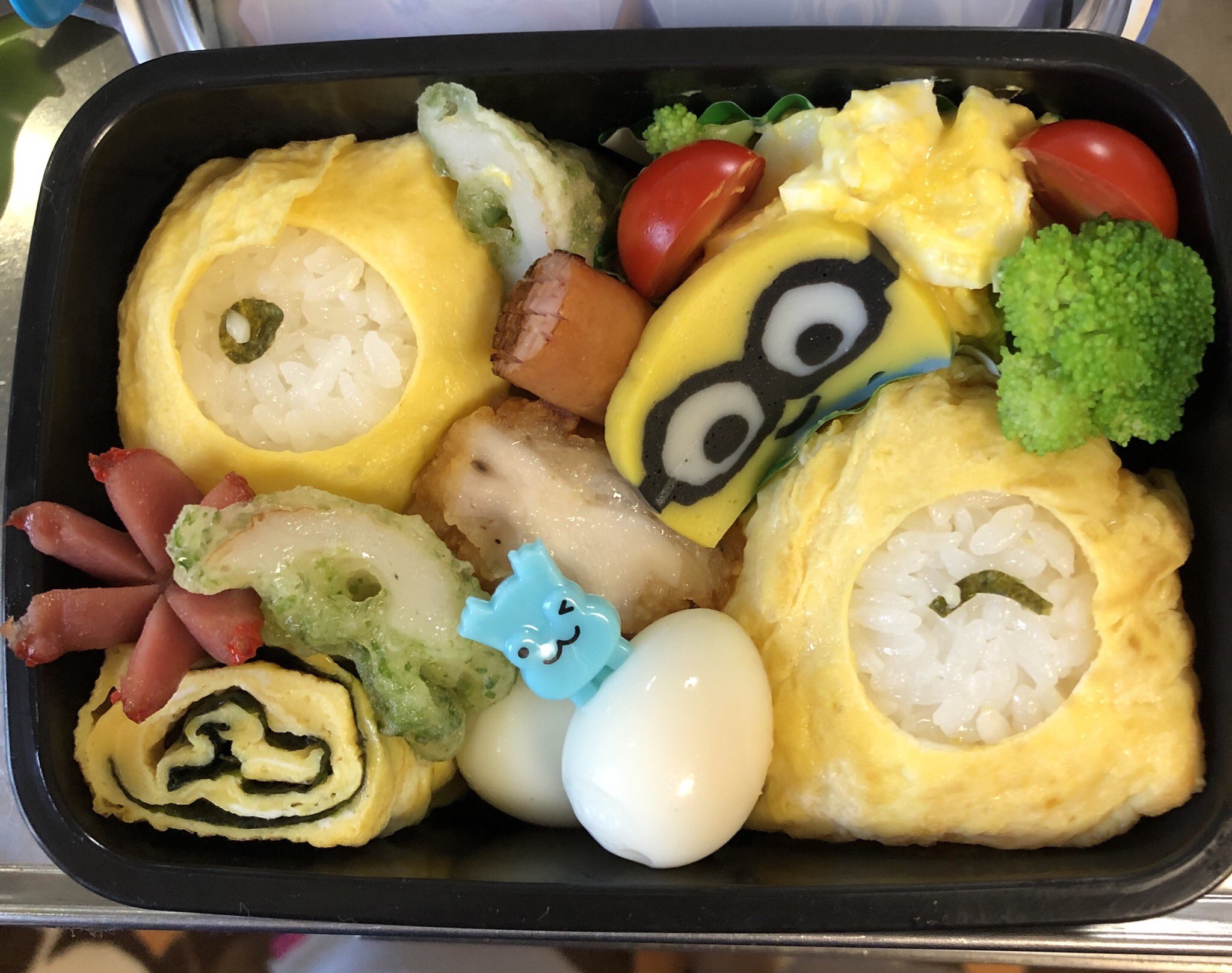 りょーこ たま コンちゃん弁当いつか作りたいんだけどな 今回も手抜きキャラ弁 ポケモンのメルタンの六角形が思いのほか難しかった T Co Buirkeiv1y Twitter