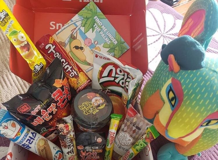 SnackFeverUS's tweet photo. PC 📸:  iztxhiewiwiris8

August box is here 🤤😊 #SnackFeverFam #SnackFeverBox #KoreanSnack #Augustbox #delicioussnacks https://t.co/9VSlpy3dUI