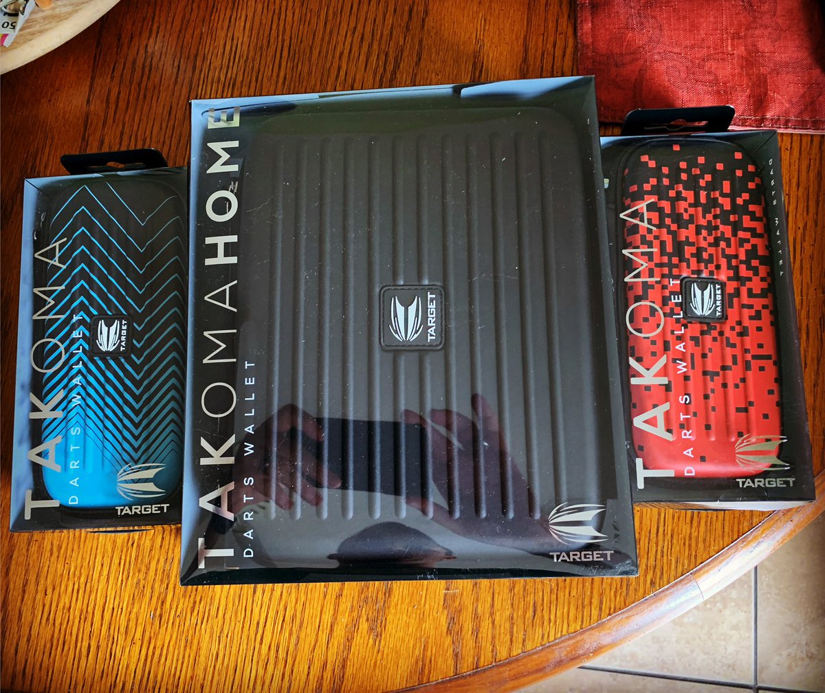 TheTitan180's tweet photo. Beautiful cases by @TargetDarts. The Takoma Home is huge and perfect for anyone who likes to carry around a lot of sets or store them away.#targetdarts #takomahome #targettakomawallet #takomacase #darts #dartsnutz #thetitan180 #dartswallet https://t.co/S0Obf4xPYY