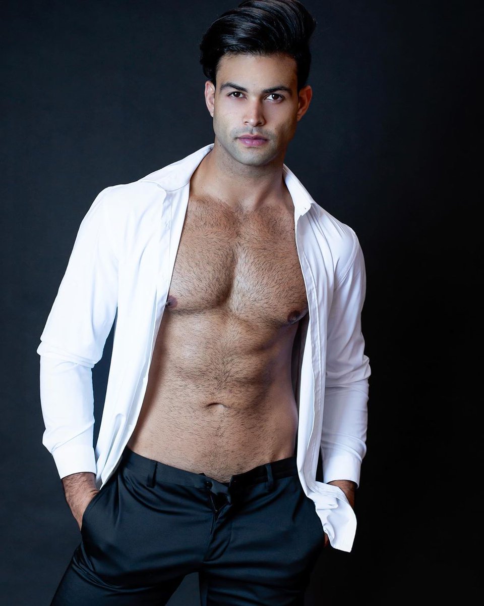 DandoCandelaRD's tweet photo. Esta noche  Mr. MundoRD 2019 y Mr. Caribe 2019 #Top5 en Mr.Mundo2019   @alejandromartinezofficial https://t.co/XH694RScEW